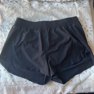 Athleta Hustle 3” shorts